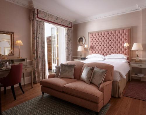 72400183 Cliveden House - an Iconic Luxury Hotel