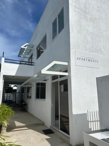 Lycanhikers Apartments