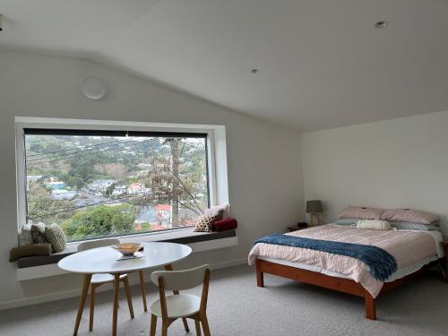 Cosy, new, quiet Island Bay studio in ไอส์แลนด์เบย์