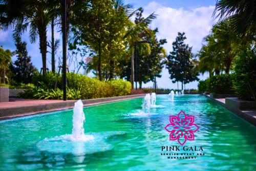Surrounding environment, Timurbay Sidecation Studio Apartment - Walk to Beach, Enjoy Swiss Garden pool view by PG Management in Balok