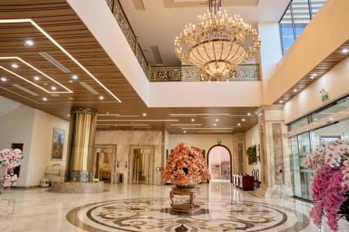 Khach San Rex An Nhon in Train Station