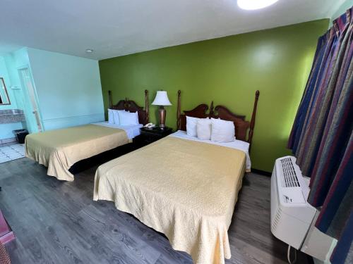 Travelers inn - image 10