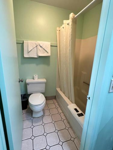 Travelers inn - image 2