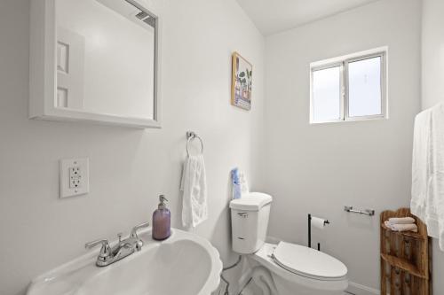 Dazzling 4BR Near Amazon Studios Venice Beach, Los Angeles (photo 2)