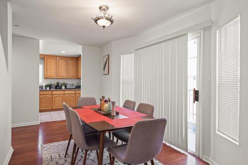 Dazzling 4BR Near Amazon Studios Venice Beach, Los Angeles (photo 5)