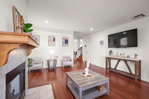 Dazzling 4BR Near Amazon Studios Venice Beach, Los Angeles (photo 7)