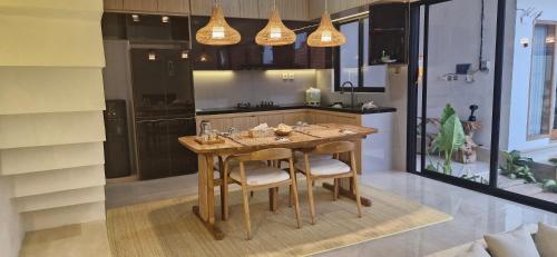 1 Bedroom Private Villa with Kitchen near Tembles Beach