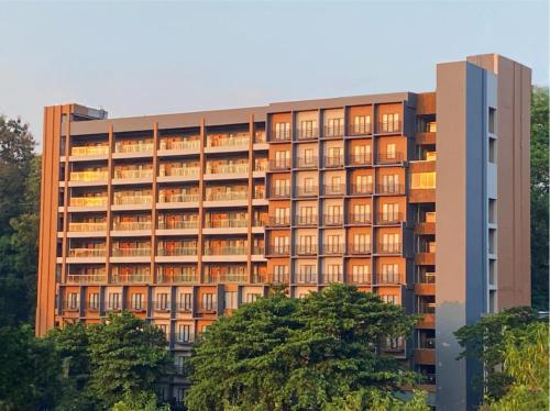 Oak Tree Emerald Hotel & Coventions Semarang, Семаранг