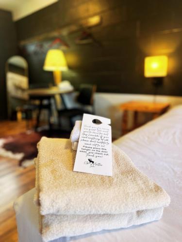 Elk Antler Inn - image 2
