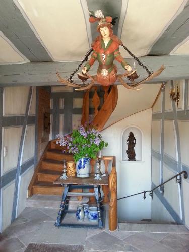 Facilities, Roter Lowe in Darmstadt Suburbs