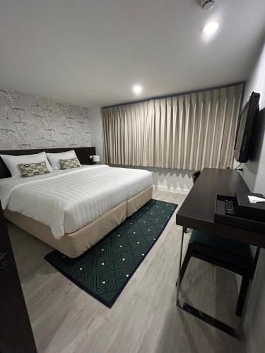 room detail thumbnail 0