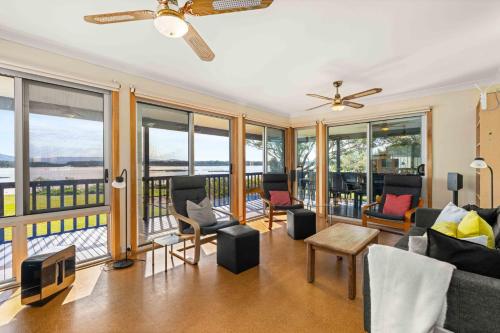 OP Chill - Pet Friendly - Waterfront Home - Kayaks included in stay in Orient Point