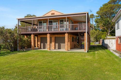 OP Chill - Pet Friendly - Waterfront Home - Kayaks included in stay in Orient Point