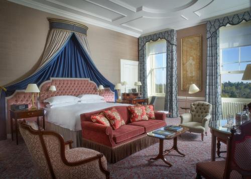 72405357 Cliveden House - an Iconic Luxury Hotel