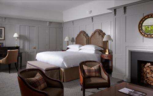 72405556 Cliveden House - an Iconic Luxury Hotel