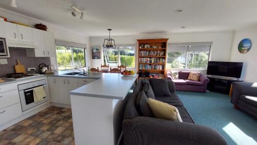 Silver Sands - Cooks Beach Holiday Home, Cooks Beach (foto 4)