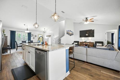 Salty Tradewind Retreat - 14ppl in บัทเลอร์ บีช