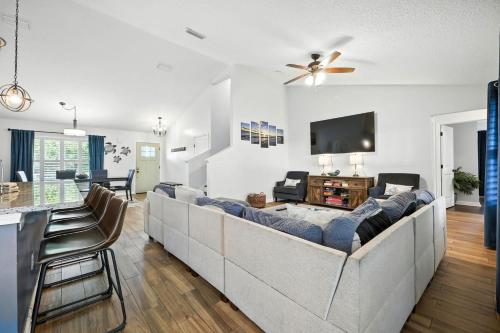 Salty Tradewind Retreat - 14ppl in บัทเลอร์ บีช