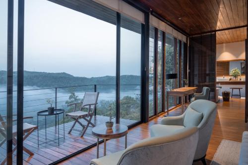 สภาพแวดล้อมโดยรอบ, เกลนรอส ลิฟวิ่ง (Glenross Living) in กาลูทารา