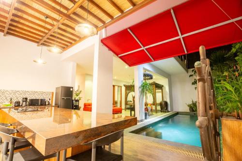 Rainbow Runner Villa by Great Bali Villas - image 4
