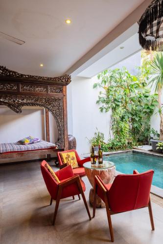 Three-Bedroom Villa image 6