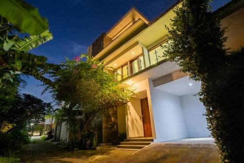 Three-Bedroom Villa image 2