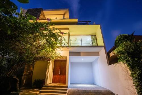 Three-Bedroom Villa image 1