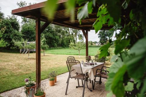 Kert, Appartementhaus Michl in Riedenburg