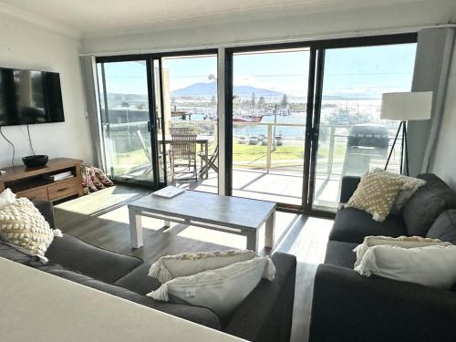 Penthouse Apartment - Amazing Views, Location & Luxury in Bermagui