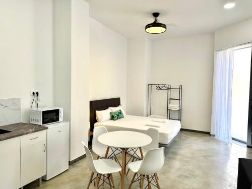 Deshoras Apartments - playa de la Almadraba