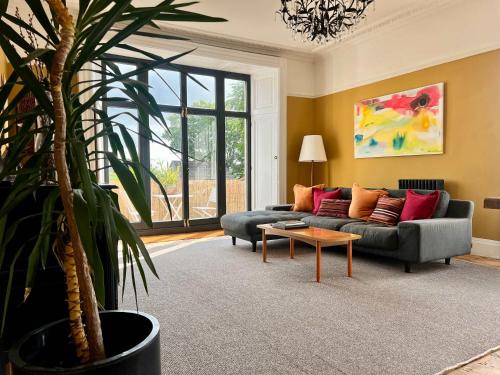 The Georgian Manor Apartment - Central Frome in โฟรมี