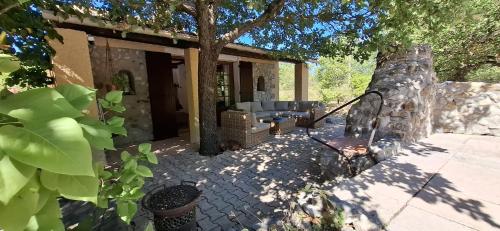 Maison Provençale avec piscine (Maison Provencale avec piscine) in Estoublon