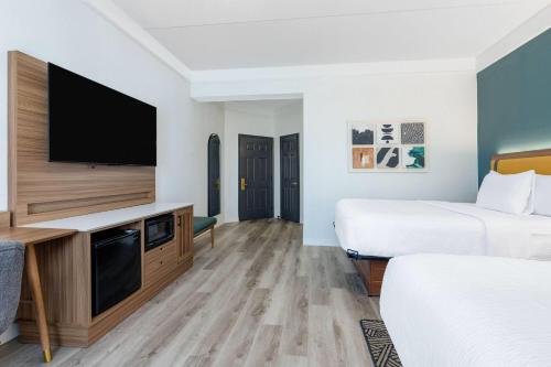 La Quinta by Wyndham Sherman - image 9