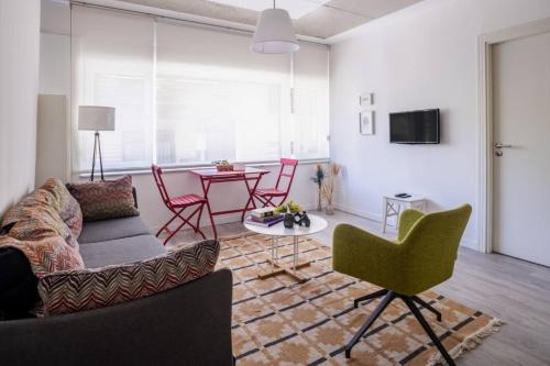 Cool Charming Central 1BD1Bath Modern Home! #398 - main image