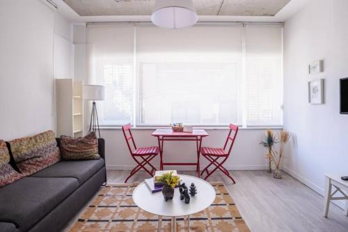 Cool Charming Central 1BD1Bath Modern Home! #398 - image 14