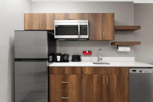 Hawthorn Extended Stay by Wyndham Ft Lauderdale Cypress Crk - image 4