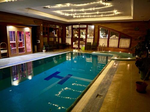 Swimming pool, Hotel Hunor in Sátoraljaújhely