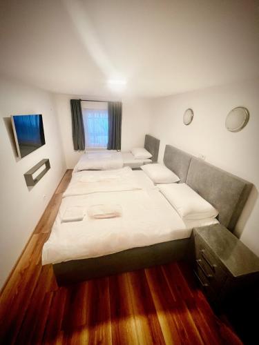 Hotel Genta - Tap to explore photos