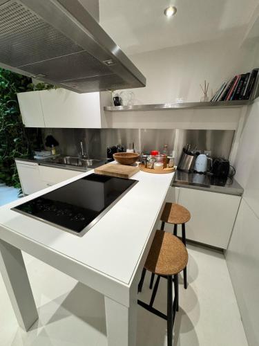 Stunning 3 Bed Townhouse in the heart of Mayfair 4