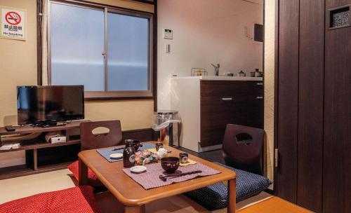 1 stop to Namba! Shinsaibashi & Japanese homestay kenny1