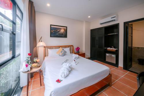 Bed, Du Yen Hoi An Villa in Cam Ha