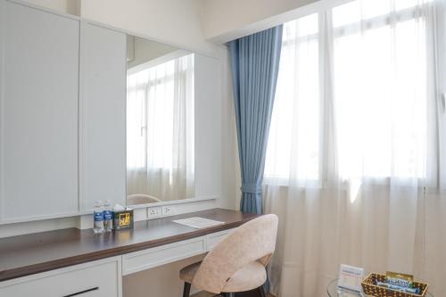 room detail thumbnail 1