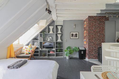 Studio Apartment-4P-City Centre Lescot With Netflix, Paryż