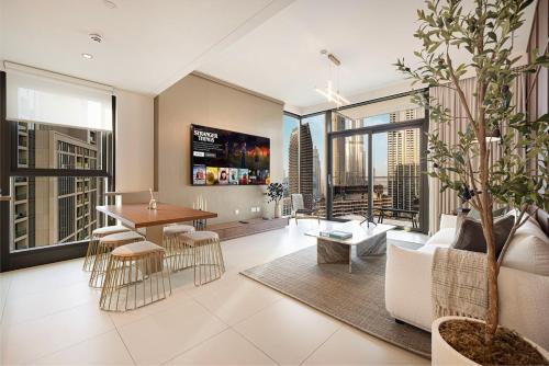 Premium Corner 2BR with 270 Views and 85-inch TV, Dubaj