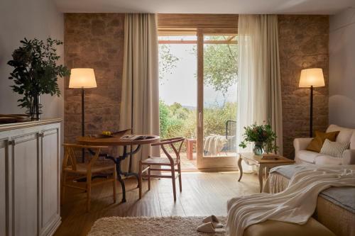 La Garriga de Castelladral Room Type - Deluxe Double Room with Balcony La Garriga de Castelladral Room Type - Deluxe Double Room with Balcony