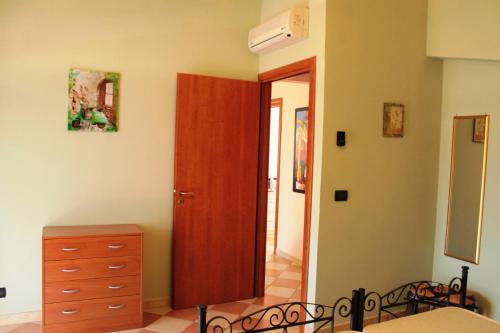 One-Bedroom House image 6