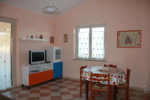 One-Bedroom House image 10