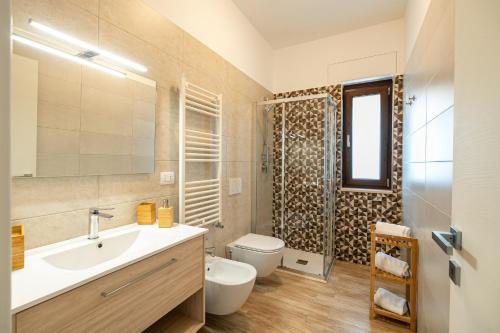浴室, GuestHost - Bright Apartment with View! in 畢斯塞格列
