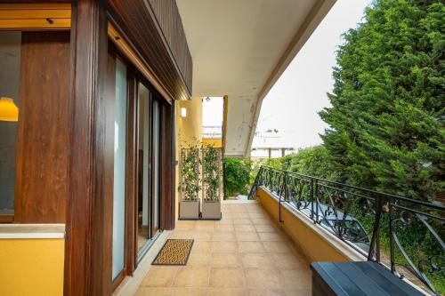 陽台/露台, GuestHost - Bright Apartment with View! in 畢斯塞格列
