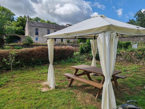 Instalaciones, L'Etape in Falaise